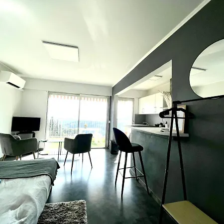 Le View, Climatise Vue Panoramique, Parking Gratuit, Wifi Μεντόν