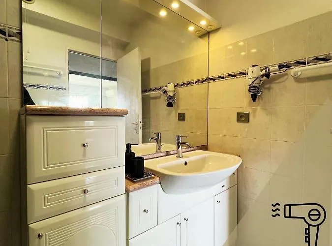 Le View, Climatise Vue Panoramique, Parking Gratuit, Wifi * Ментона